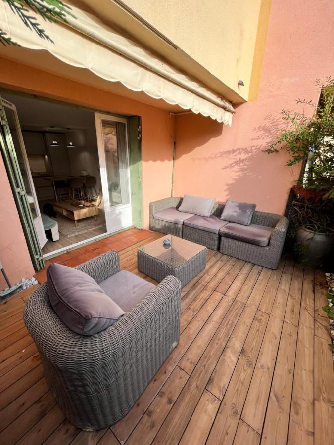 Magnifique 2 Chambres Terrasse Et Parking Saint-Tropez Exterior photo